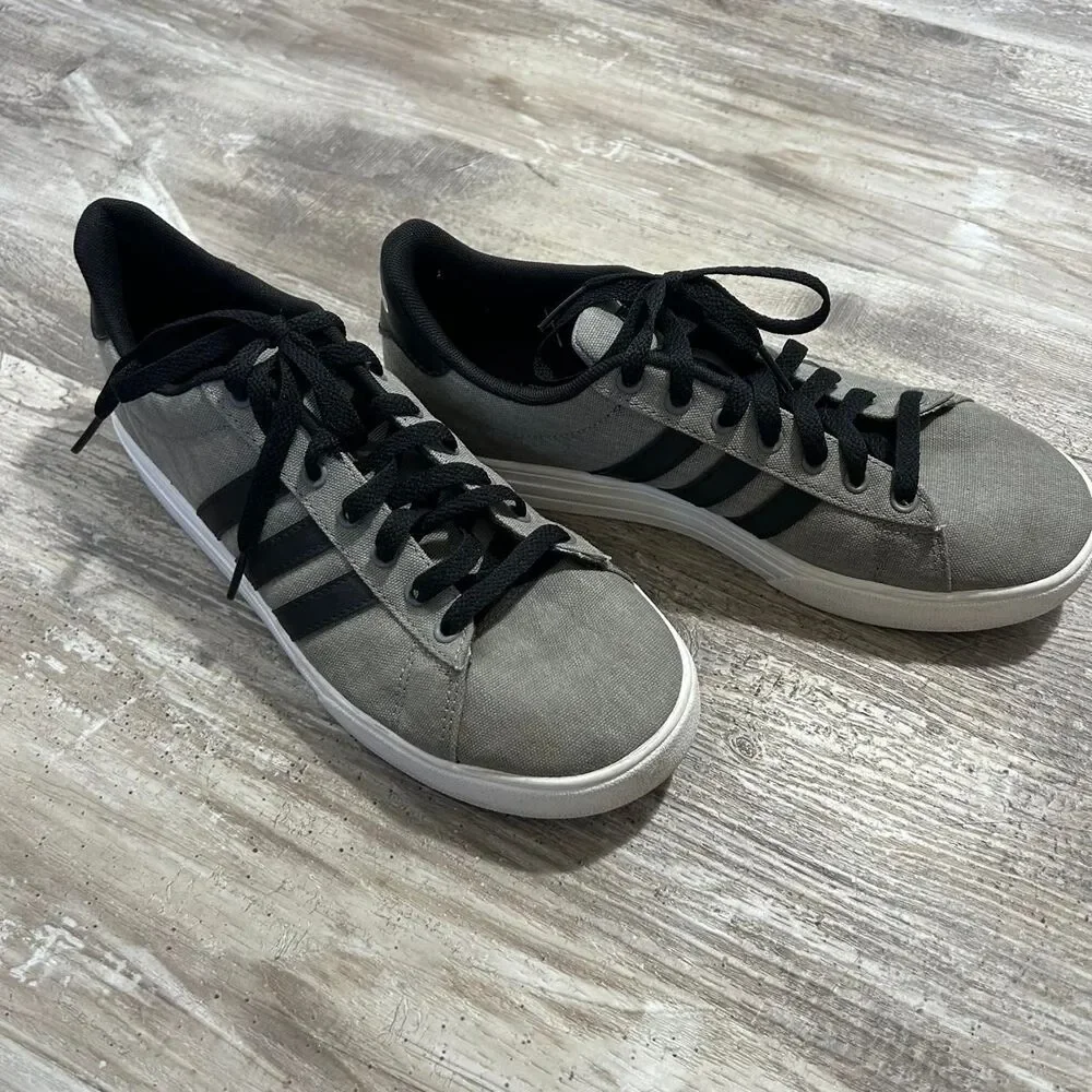 Adidas Men's Daily 2.0 low-top skater lifestyle sneakers